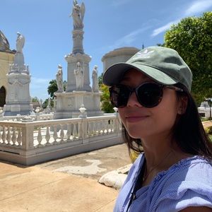 Meet your Posher, Lisa